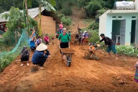 Kinder-garden starts in Doan Ket kindergarten, Che La commune